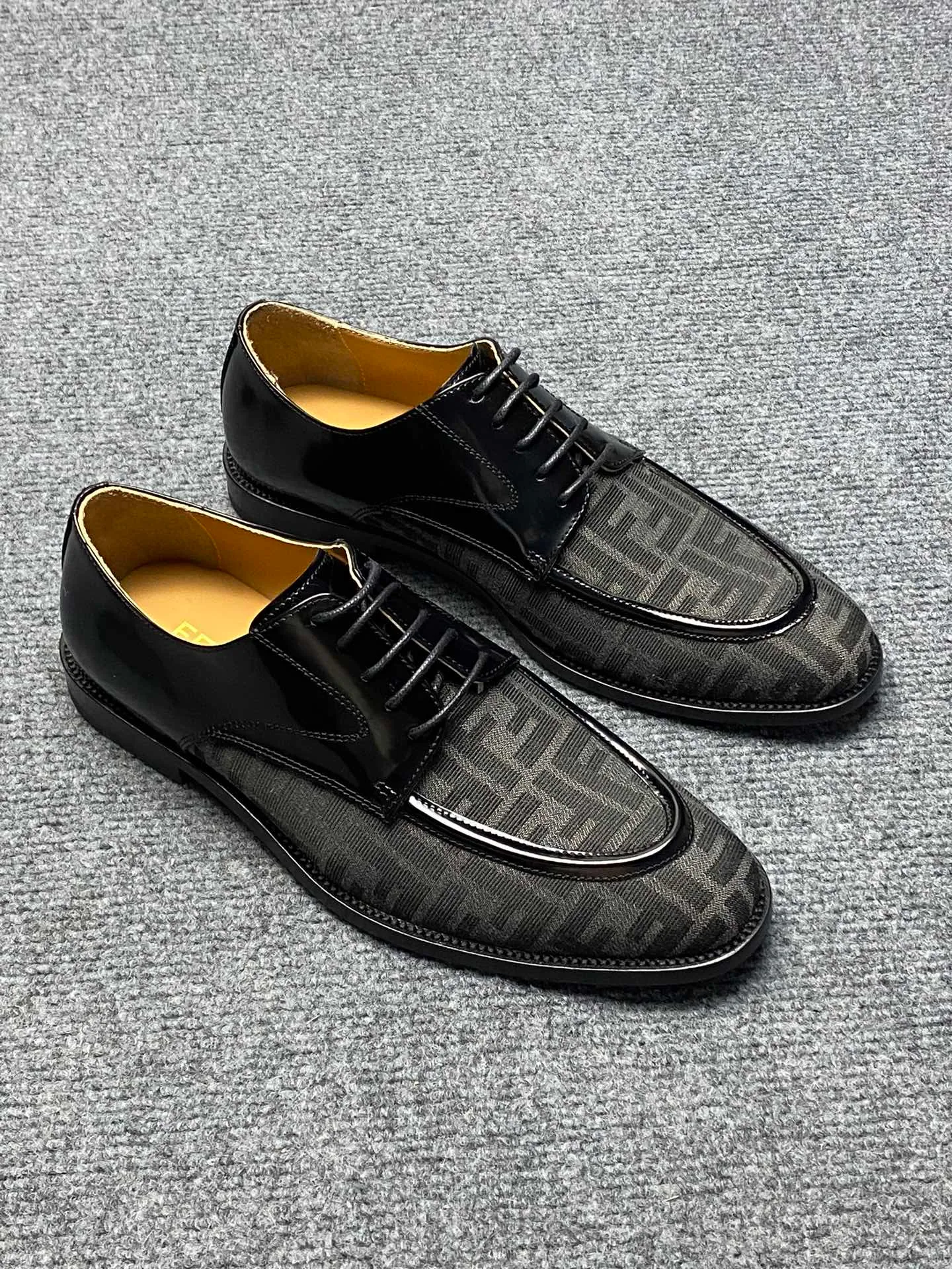 Factory price 960FENDI Fendi men's breathable and comfortable leather shoes. Original development. The leather outsole is made of leather. Counters copy one to one. Imported counter cowhide. Imported water dyes cattle. 38 to 44. (45.46. can be ordered. 47.